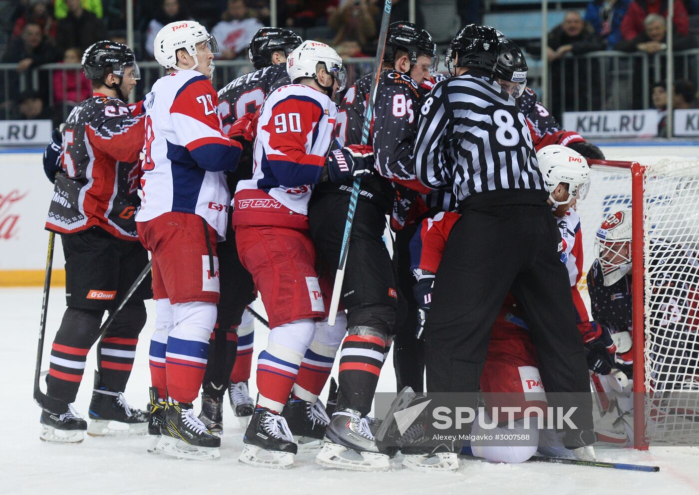Kontinental Hockey League. Avangard (Omsk Region) vs. Lokomotiv (Yaroslavl)