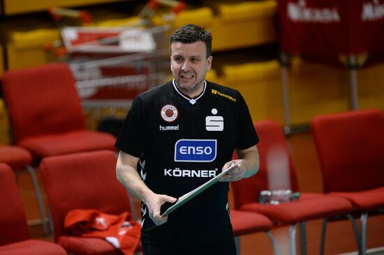 2016–17 CEV Women's Champions League. Uralochka-NTMK vs. Dresdner
