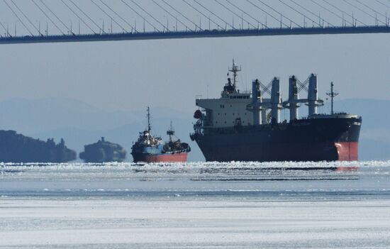 Tough ice situation in Vladivostok waters