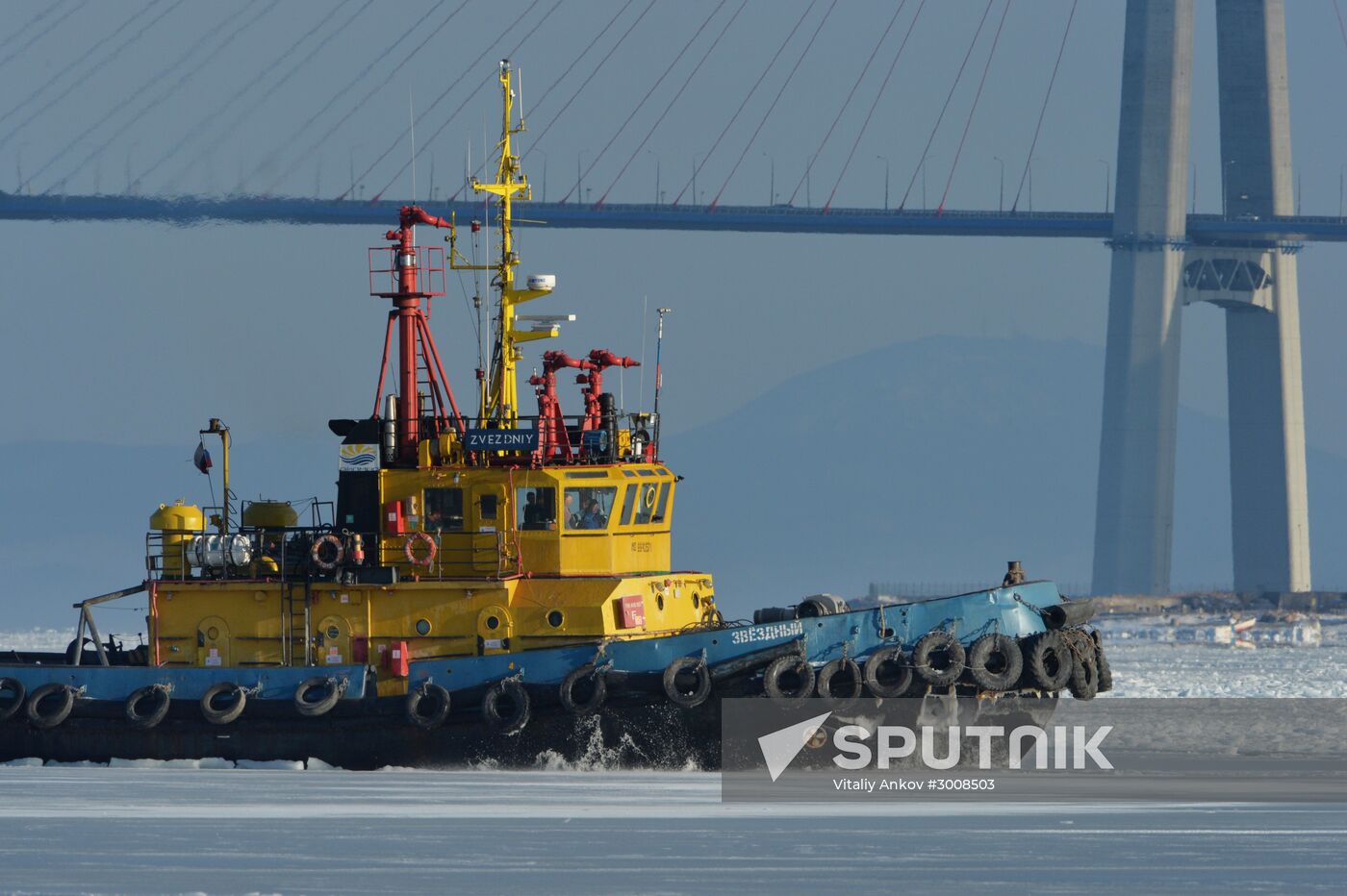 Tough ice situation in Vladivostok waters