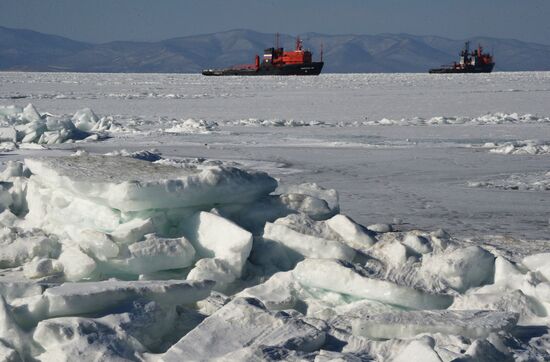 Tough ice situation in Vladivostok waters