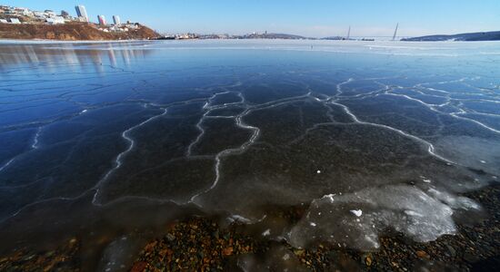 Tough ice situation in Vladivostok waters