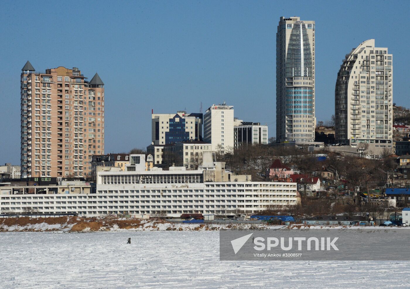 Tough ice situation in Vladivostok waters