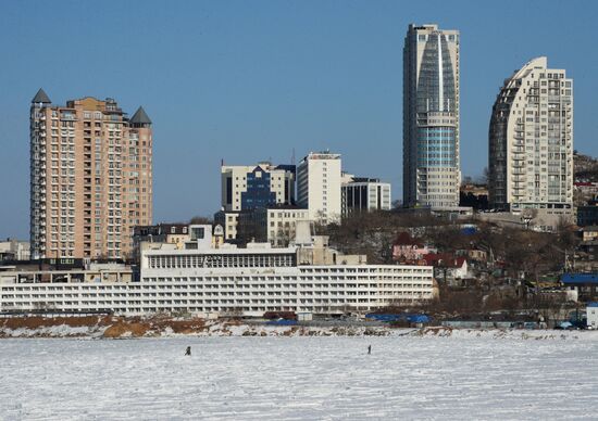 Tough ice situation in Vladivostok waters
