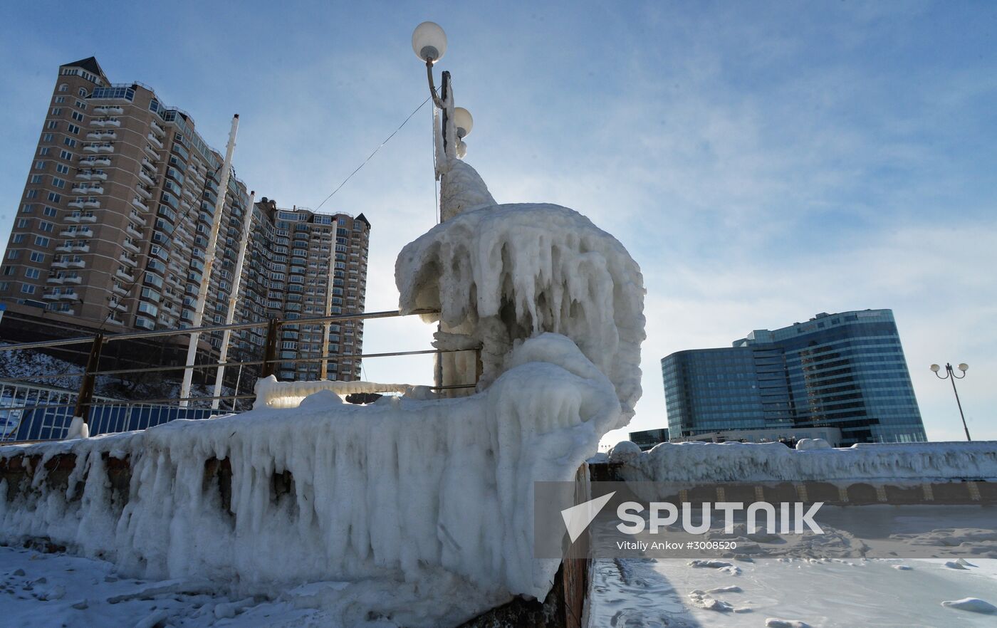 Tough ice situation in Vladivostok waters