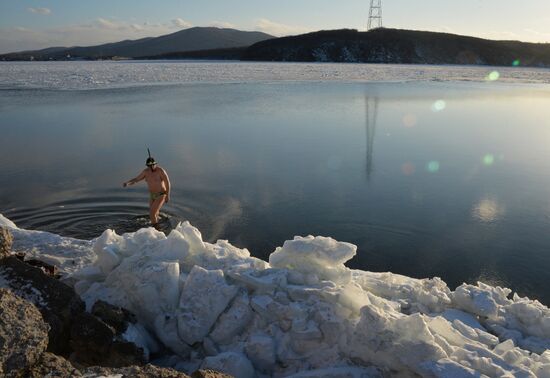 Tough ice situation in Vladivostok waters