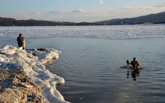 Tough ice situation in Vladivostok waters