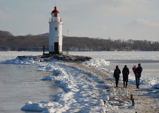 Tough ice situation in Vladivostok waters