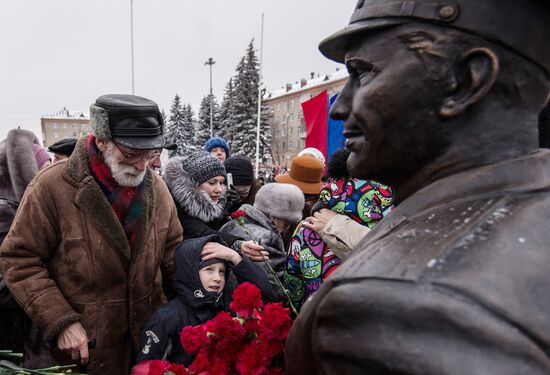 Unveiling of Sergei Korolev and Yuri Gagarin monument