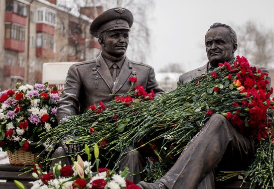 Unveiling of Sergei Korolev and Yuri Gagarin monument