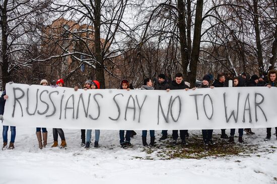 Protests outside German Embassy in Moscow