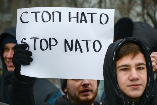 Protests outside German Embassy in Moscow
