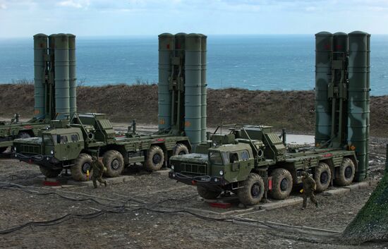 S-400 regiment enters on duty in Crimea