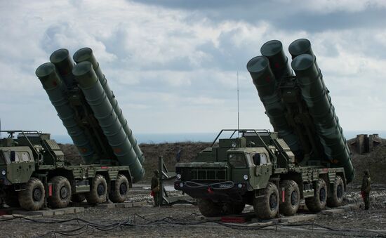 S-400 regiment enters on duty in Crimea