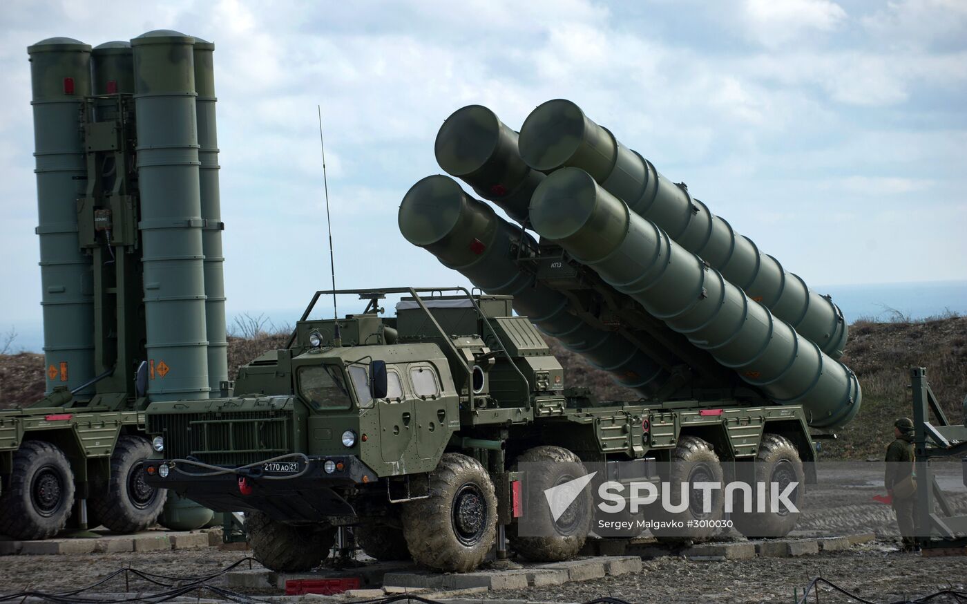 S-400 regiment enters on duty in Crimea