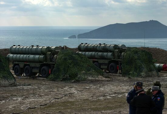 S-400 regiment enters on duty in Crimea