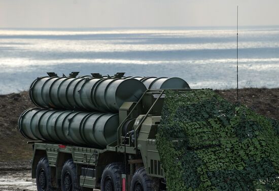 S-400 regiment enters on duty in Crimea
