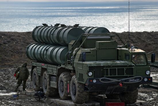 S-400 regiment enters on duty in Crimea