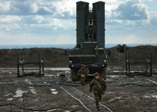 S-400 regiment enters on duty in Crimea