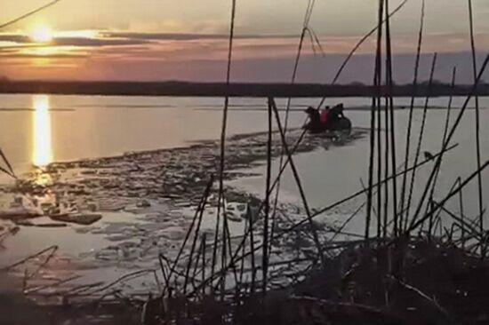 Searching for children who fell through ice in Krasnodar Territory