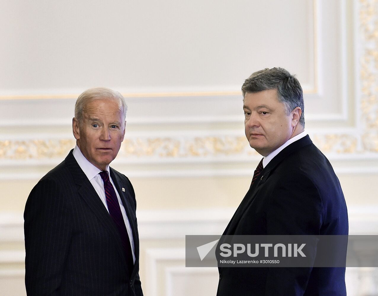 Ukrainian President Petro Poroshenko meets with US Vice President Joe Biden in Kiev