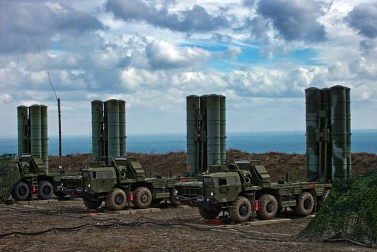 S-400 regiment enters on duty in Crimea