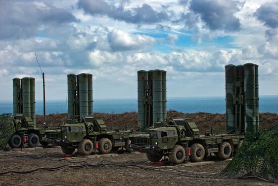 S-400 regiment enters on duty in Crimea