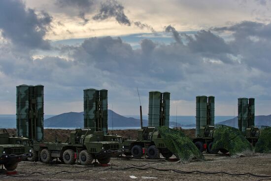 S-400 regiment enters on duty in Crimea