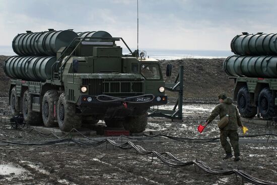 S-400 regiment enters on duty in Crimea