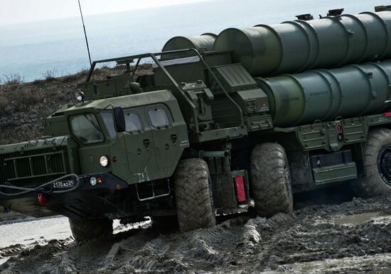 S-400 regiment enters on duty in Crimea