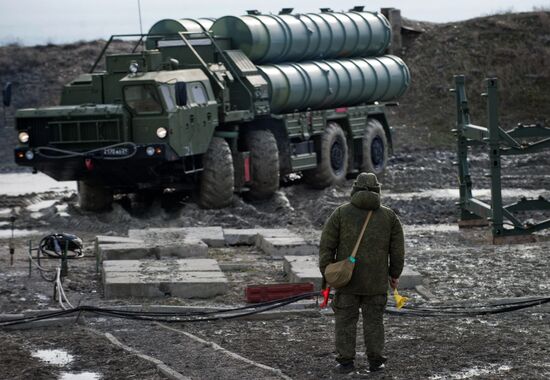 S-400 regiment enters on duty in Crimea