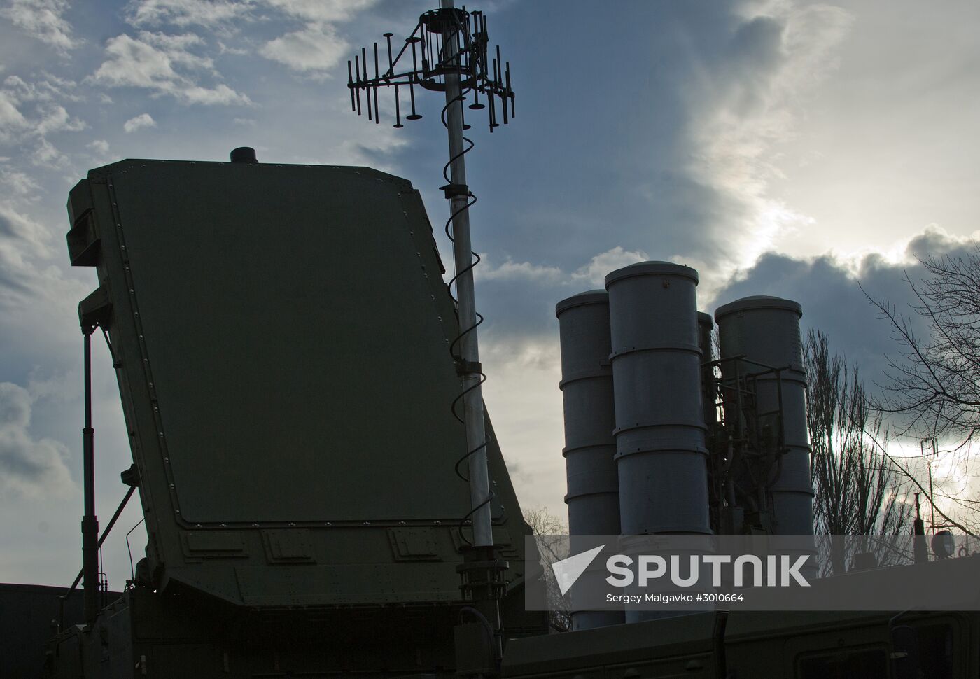 S-400 regiment enters on duty in Crimea