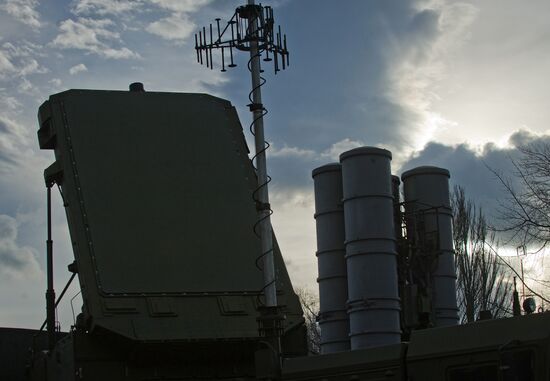 S-400 regiment enters on duty in Crimea