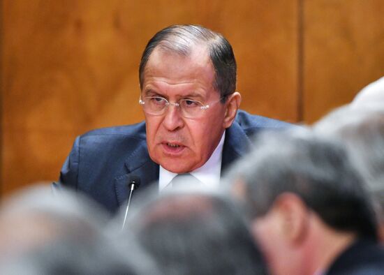 Russian Foreign Minister Sergei Lavrov meets with Palestinian politicians