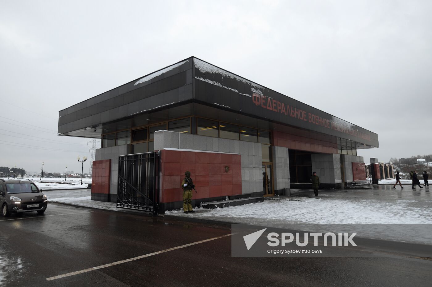 Mourning Tu-154 plane crash victims