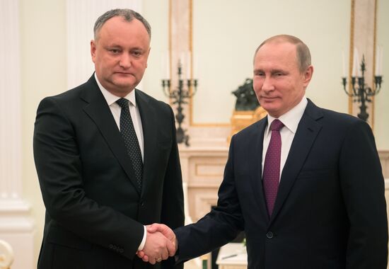 Vladimir Putin meets with Moldovan President Igor Dodon