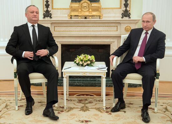 Vladimir Putin meets with Moldovan President Igor Dodon