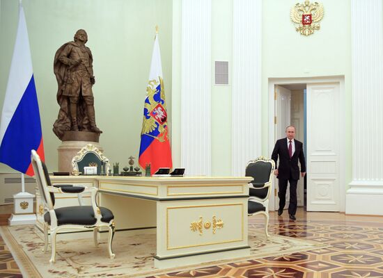Vladimir Putin meets with Moldovan President Igor Dodon