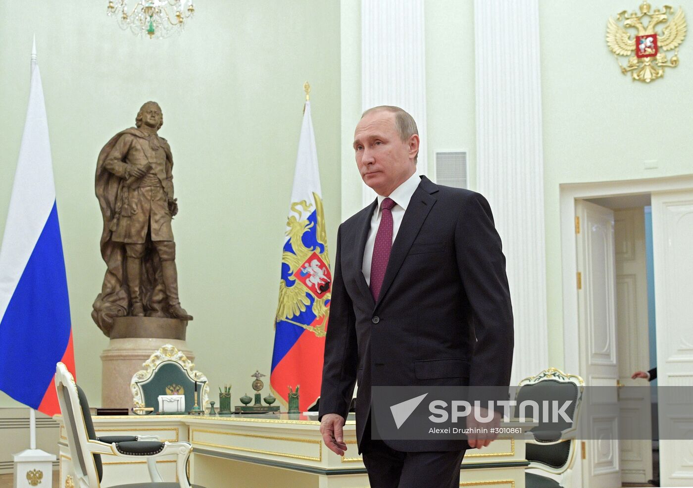 Vladimir Putin meets with Moldovan President Igor Dodon