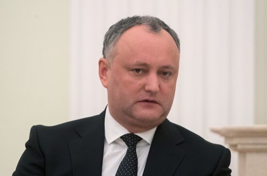 Vladimir Putin meets with Moldovan President Igor Dodon