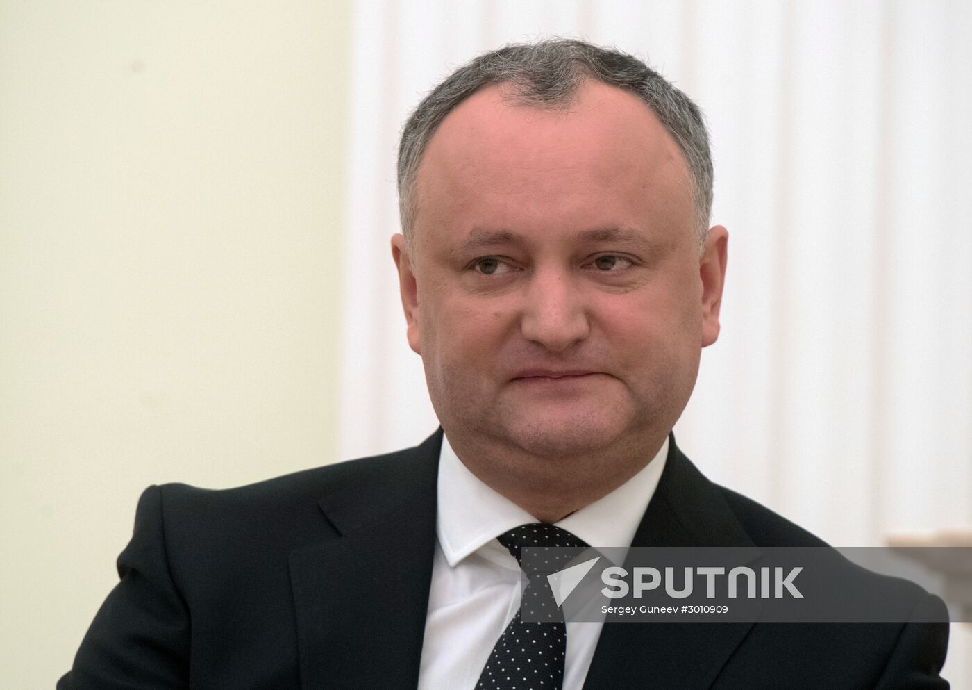 Vladimir Putin meets with Moldovan President Igor Dodon