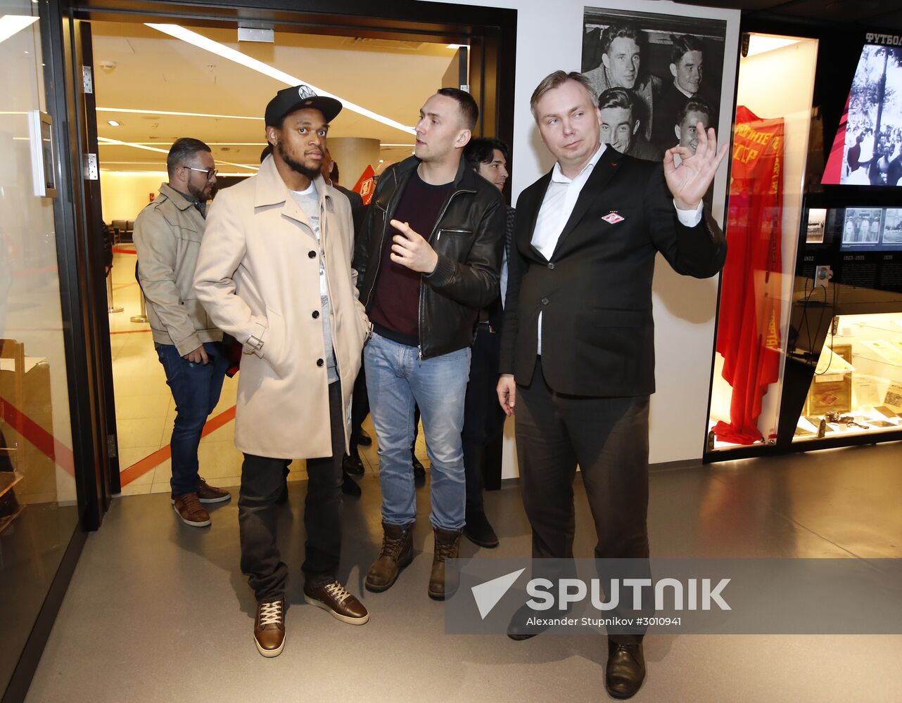 Luiz Adriano transfers to FC Spartak