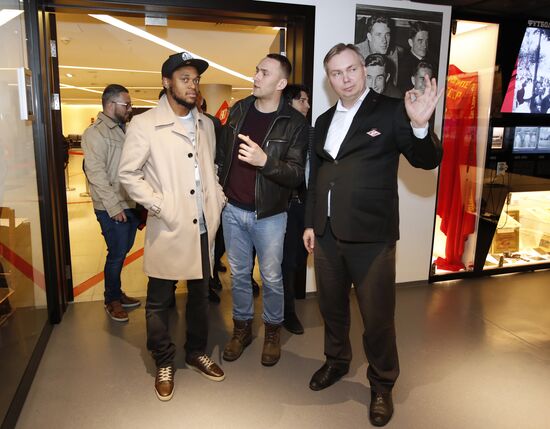 Luiz Adriano transfers to FC Spartak