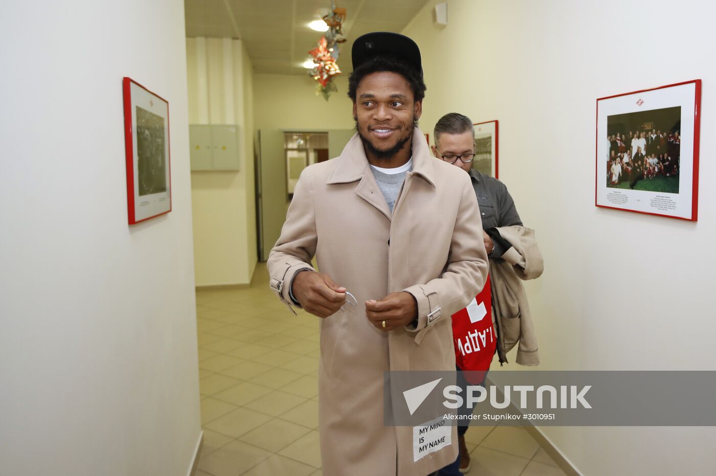 Luiz Adriano transfers to FC Spartak