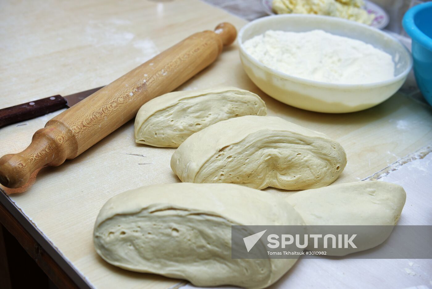 Cooking Abkhazian dumplings