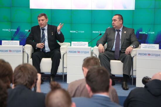 Press conference with leaders of LPR and DPR in Crimea