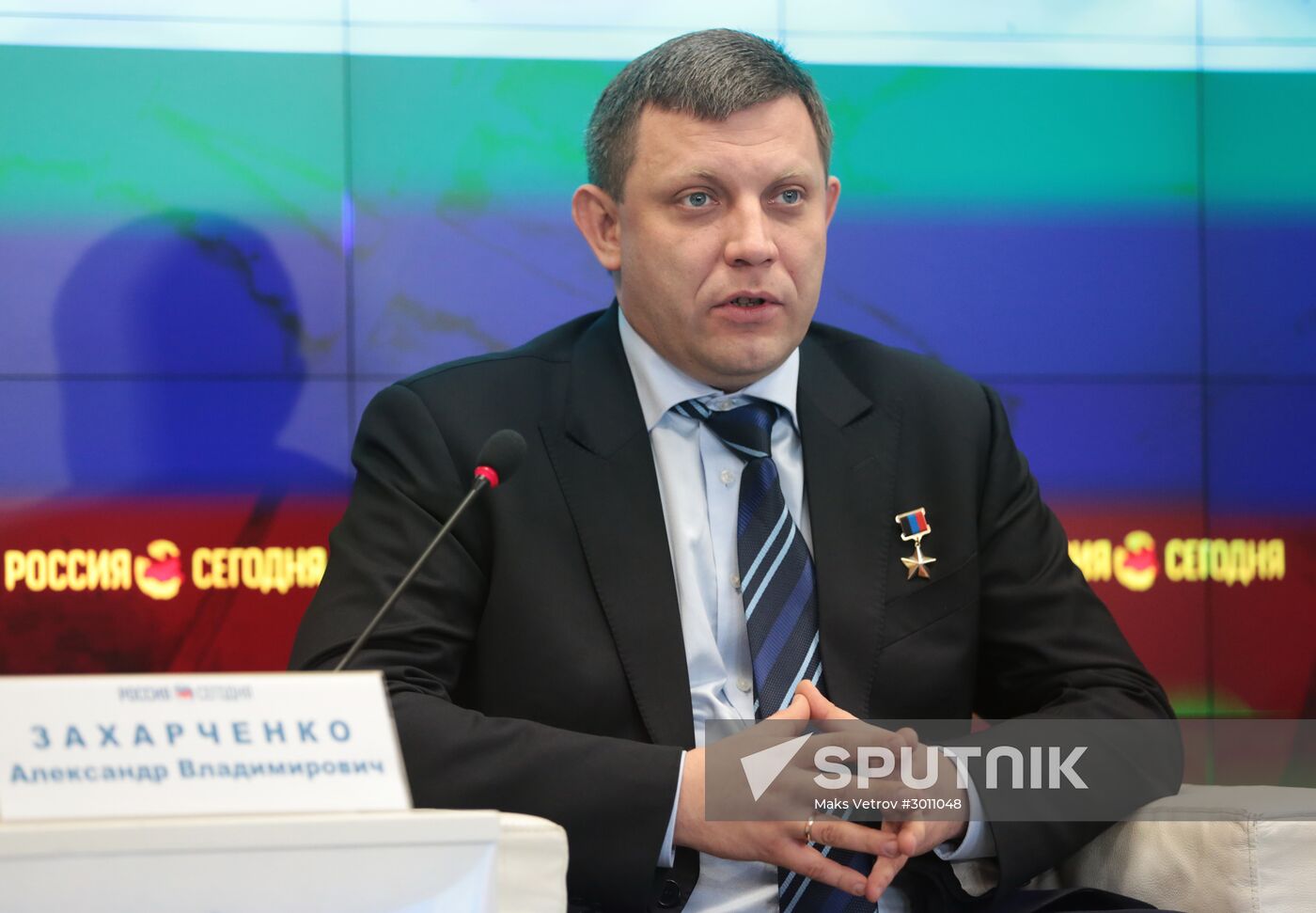 Press conference with leaders of LPR and DPR in Crimea