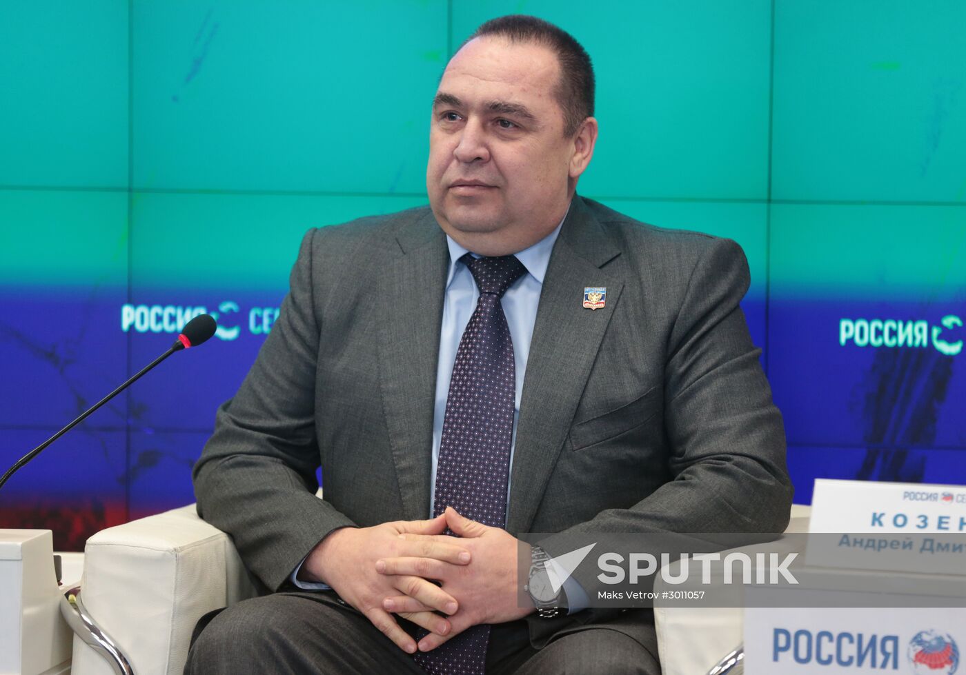 News conference by leaders of LPR and DPR in Crimea