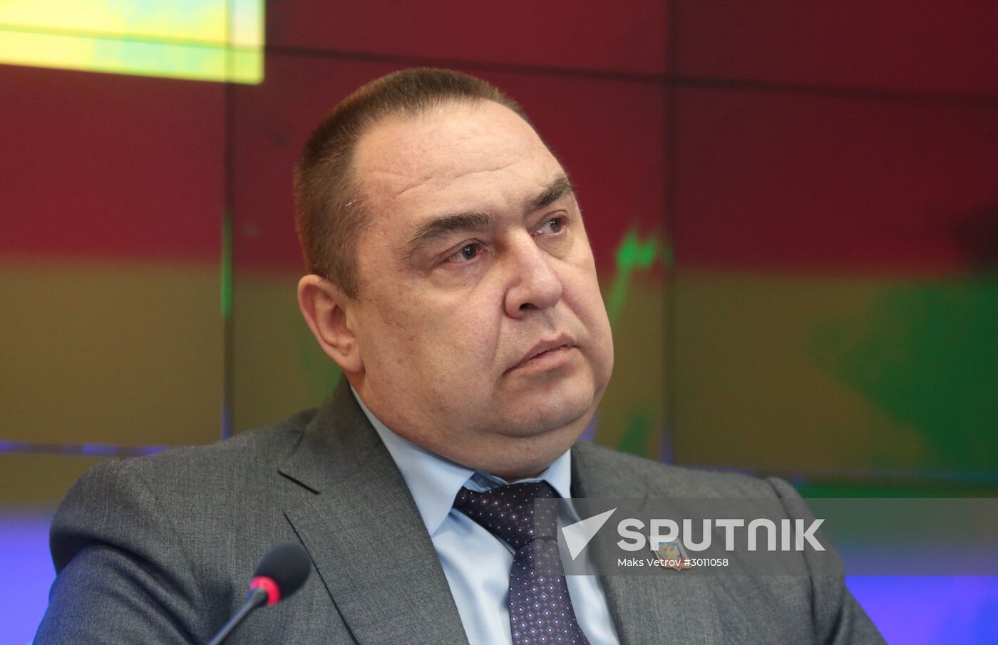 News conference by leaders of LPR and DPR in Crimea