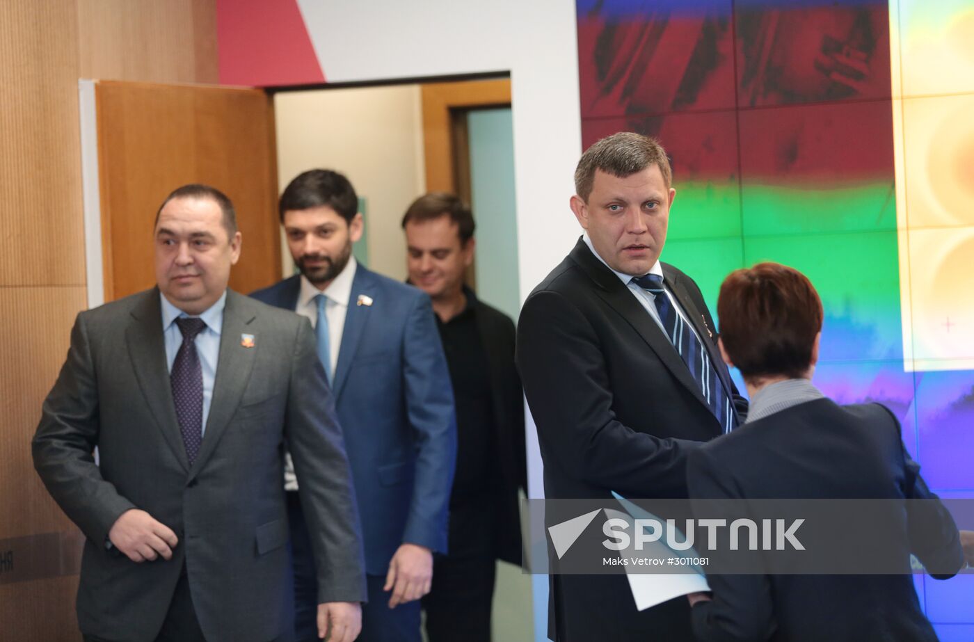 Press conference with leaders of LPR and DPR in Crimea